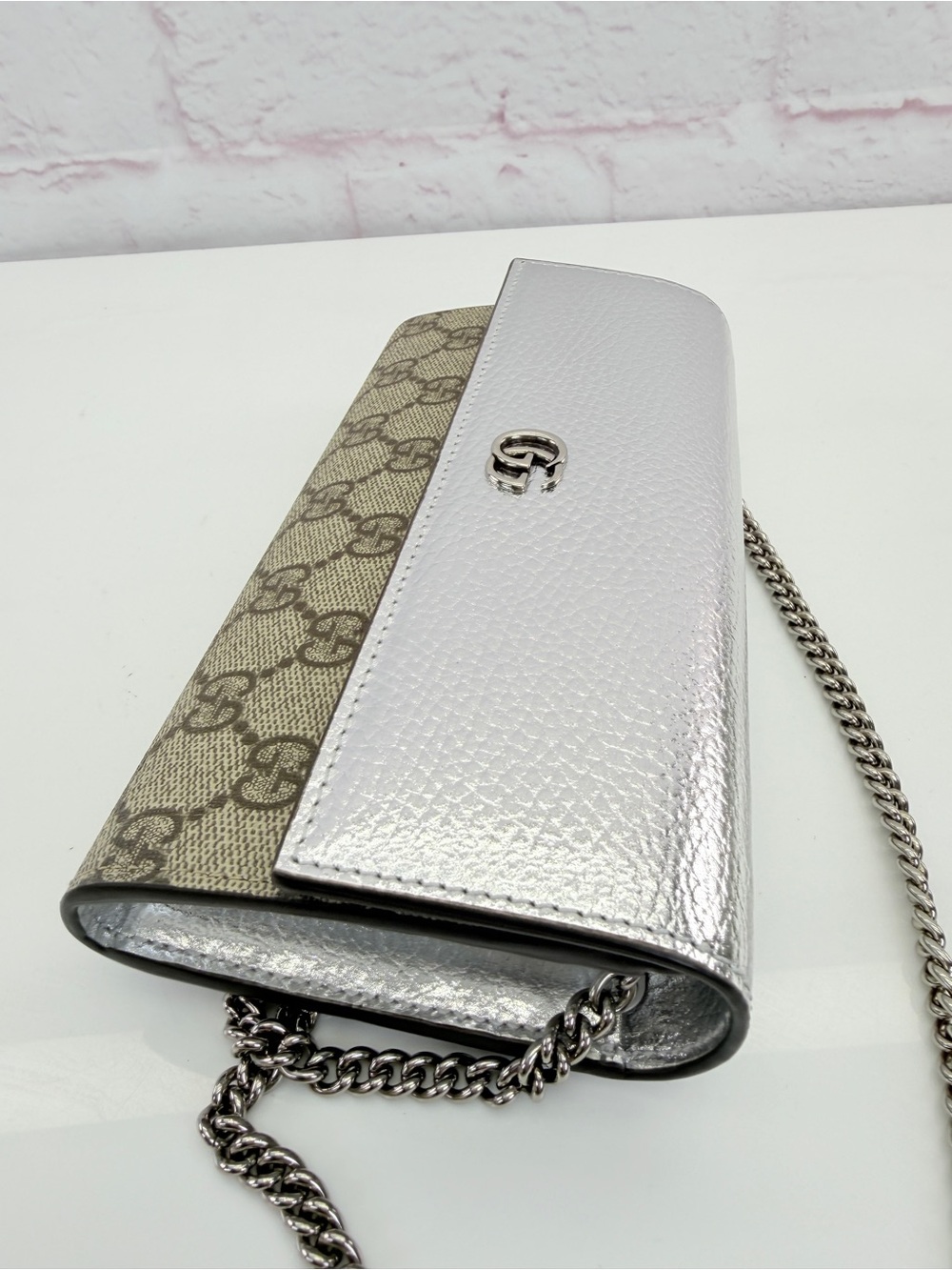 Gucci Metallic Calfskin GG Supreme Monogram Petite GG Marmont Wallet on Chain - Picture 3 of 12